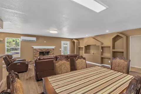 Dining - 212 Mapuana, Sadler, TX 76264 photo 1 of 2