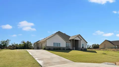 213 Blackjack Xing, Paradise, TX 76073