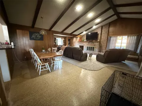 Living - 806 Highway 36, Comanche, TX 76442 photo 2 of 6