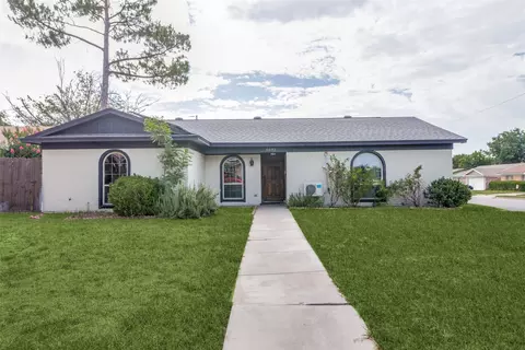 6645 Vega Dr, Fort Worth, TX 76133