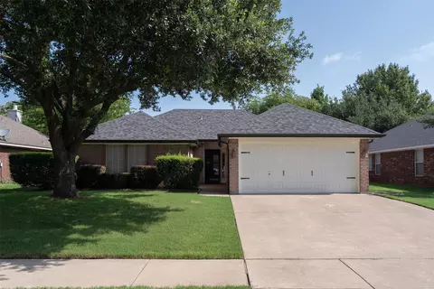 339 Meador Ln, Burleson, TX 76028