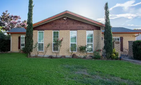 1613 Tynes Dr, Garland, TX 75042