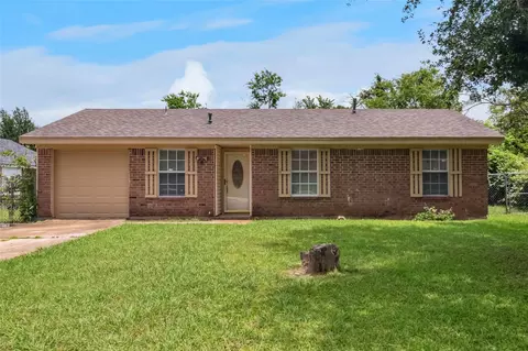 1403 S Rockwall Ave, Terrell, TX 75160