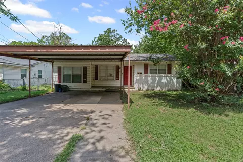 608 N Wood St, Cleburne, TX 76033