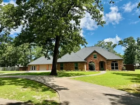 232 Wooded Hills Dr, Powderly, TX 75473