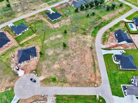 100 Hazlewood Ct, Granbury, TX 76049