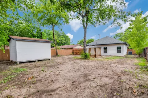 Exterior - 708 E Brin St, Terrell, TX 75160 photo 6 of 7