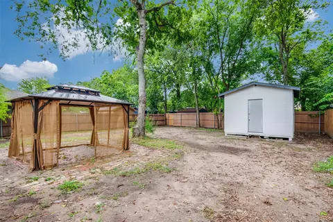 Exterior - 708 E Brin St, Terrell, TX 75160 photo 5 of 7
