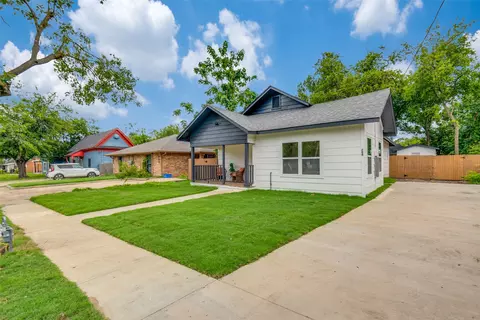 Exterior - 708 E Brin St, Terrell, TX 75160 photo 2 of 7