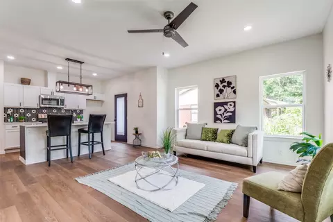 Living - 708 E Brin St, Terrell, TX 75160 photo 2 of 3