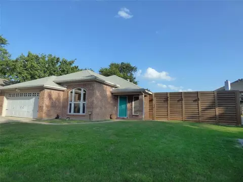 322 Georgian Oak Ct, Lake Dallas, TX 75065
