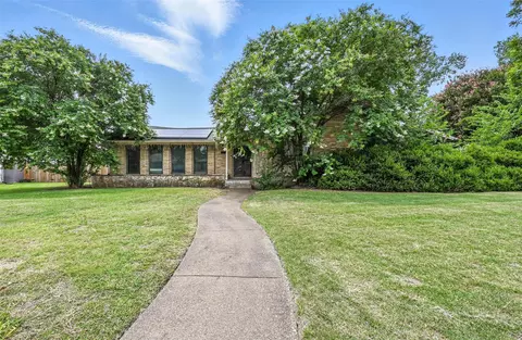 817 Danish Dr, Grand Prairie, TX 75050