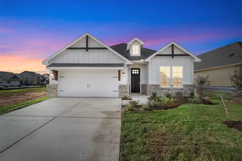 1248 Sabine River Ln, Springtown, TX 76082