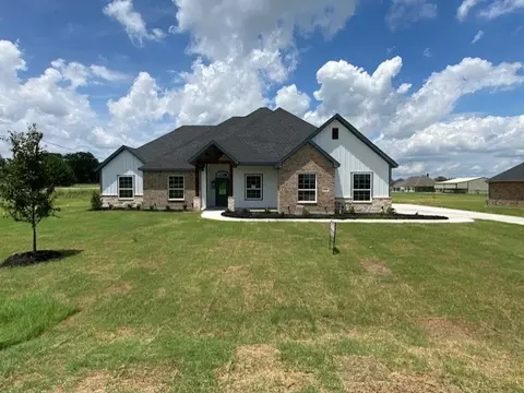 1001 Katie Ct, Azle, TX 76020