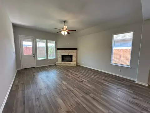 1252 Colca Dr, Springtown, TX 76082 photo 4