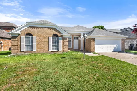 128 Browning Ln, Grand Prairie, TX 75052
