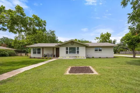 1200 Park Center St, Benbrook, TX 76126