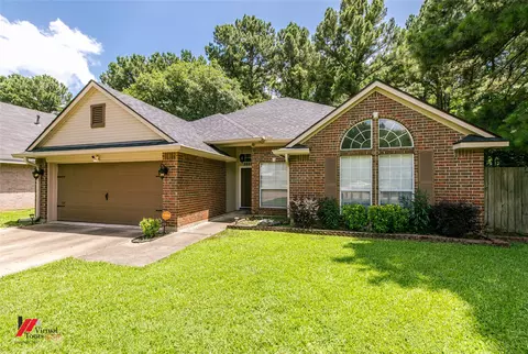 8882 Cromwell Dr, Shreveport, LA 71129