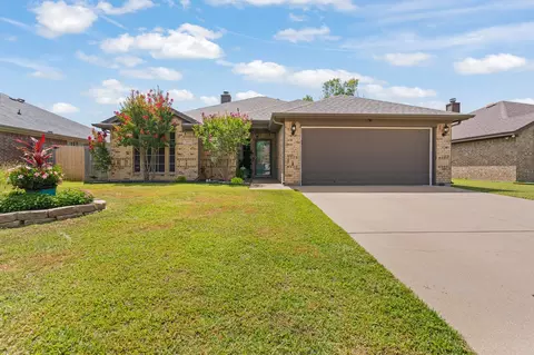 1017 Winepress Rd, Burleson, TX 76028