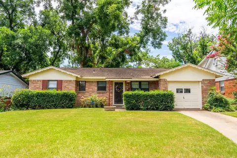 1712 Foster Dr, Arlington, TX 76012
