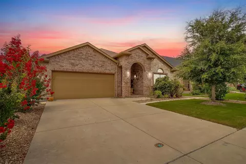 1221 Scott Dr, Weatherford, TX 76087