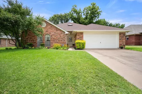 5703 Roundup Trl, Arlington, TX 76017
