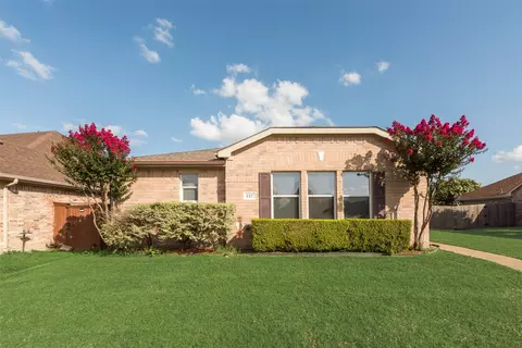 227 Deerfield Ct, Cedar Hill, TX 75104