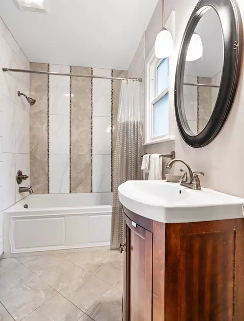 Bath - 3300 Adeline Dr, Waco, TX 76708 photo 3 of 4