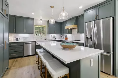 105 Woodland Dr, Highland Village, TX 75077