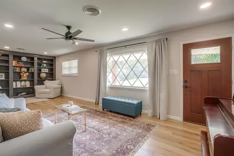 5532 Wonder Dr, Fort Worth, TX 76133