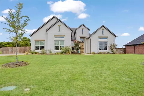104 Chisolm Trl, Pottsboro, TX 75076