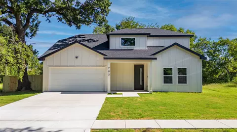 702 W Rochester St, Terrell, TX 75160