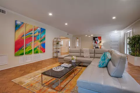 6314 Bandera Ave #C, Dallas, TX 75225