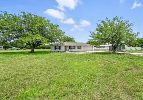 218 Lakeway Dr, Waxahachie, TX 75165