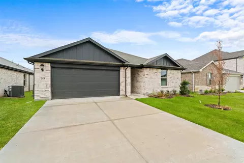 265 Sugarlands Dr, Greenville, TX 75402