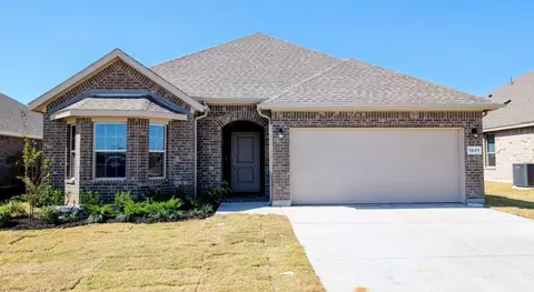 1241 Beltway Ln, Granbury, TX 76048