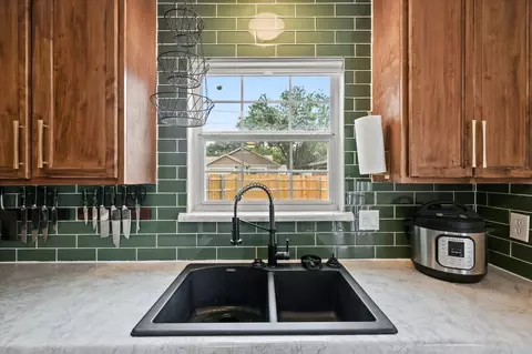 2210 Nantucket Village Cir, Dallas, TX 75227