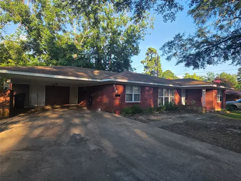 Exterior - 713 NW 10th St, Springhill, LA 71075 photo 2 of 5