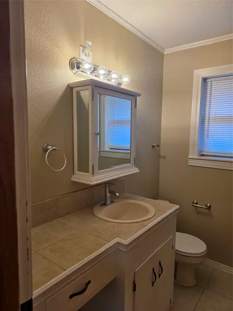 Bath - 713 NW 10th St, Springhill, LA 71075 photo 1 of 1