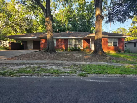 713 NW 10th St, Springhill, LA 71075
