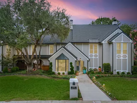 8521 Woodlake Cir, Fort Worth, TX 76179