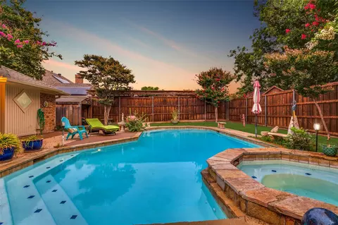 2412 Glen Morris Rd, Carrollton, TX 75007