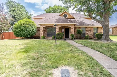 947 Aspen Dr, Desoto, TX 75115
