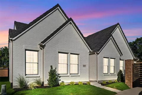 321 Magnolia Ln, Westworth Village, TX 76114