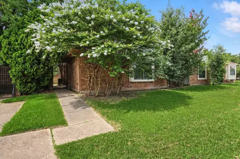 2567 Summit Ln, Dallas, TX 75227
