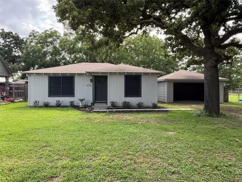 618 Brockett St, Aubrey, TX 76227