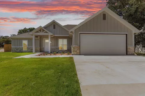 419 Redbud Ln, Tolar, TX 76476