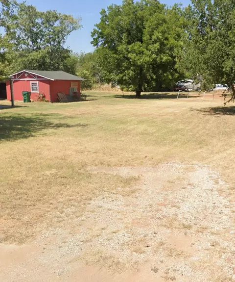 709 N Grand Ave, Olney, TX 76374