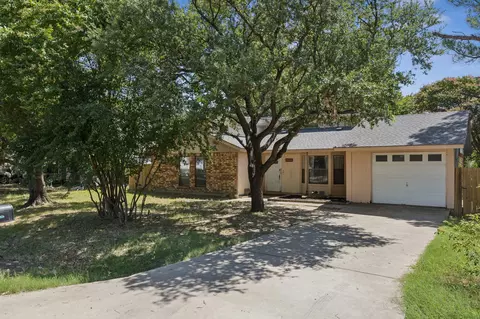 1809 Dundee Dr, Corinth, TX 76210