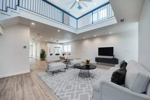 1967 Angelina Dr, Dallas, TX 75212